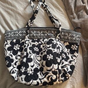 Vera Bradley Tote for Sale W/ZIPPER